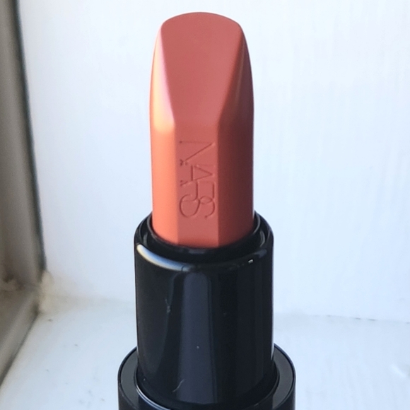 ๐นHP๐นNWT NARS EXPLICIT LONG LASTING SATIN LIPSTICK EXHIBITION 851 - Picture 15 of 16